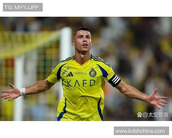 探讨足球明星背后的无名英雄与潜力巨星的故事与成就